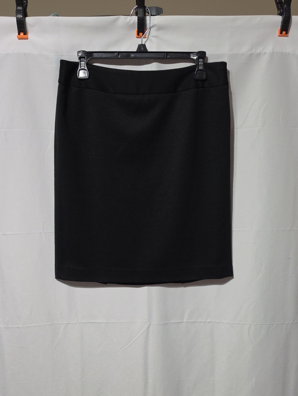 LOFT Black Pencil Skirt. Size: 6